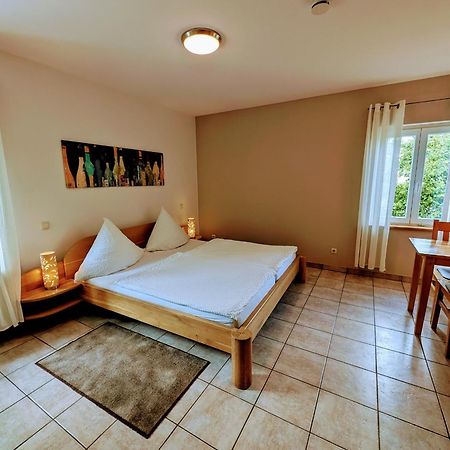 Hotel Weingut Weich Riol Exterior foto