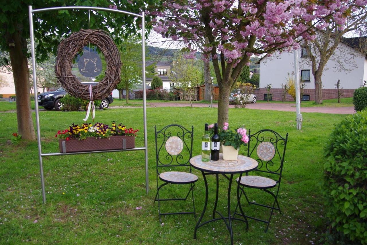 Hotel Weingut Weich Riol Exterior foto