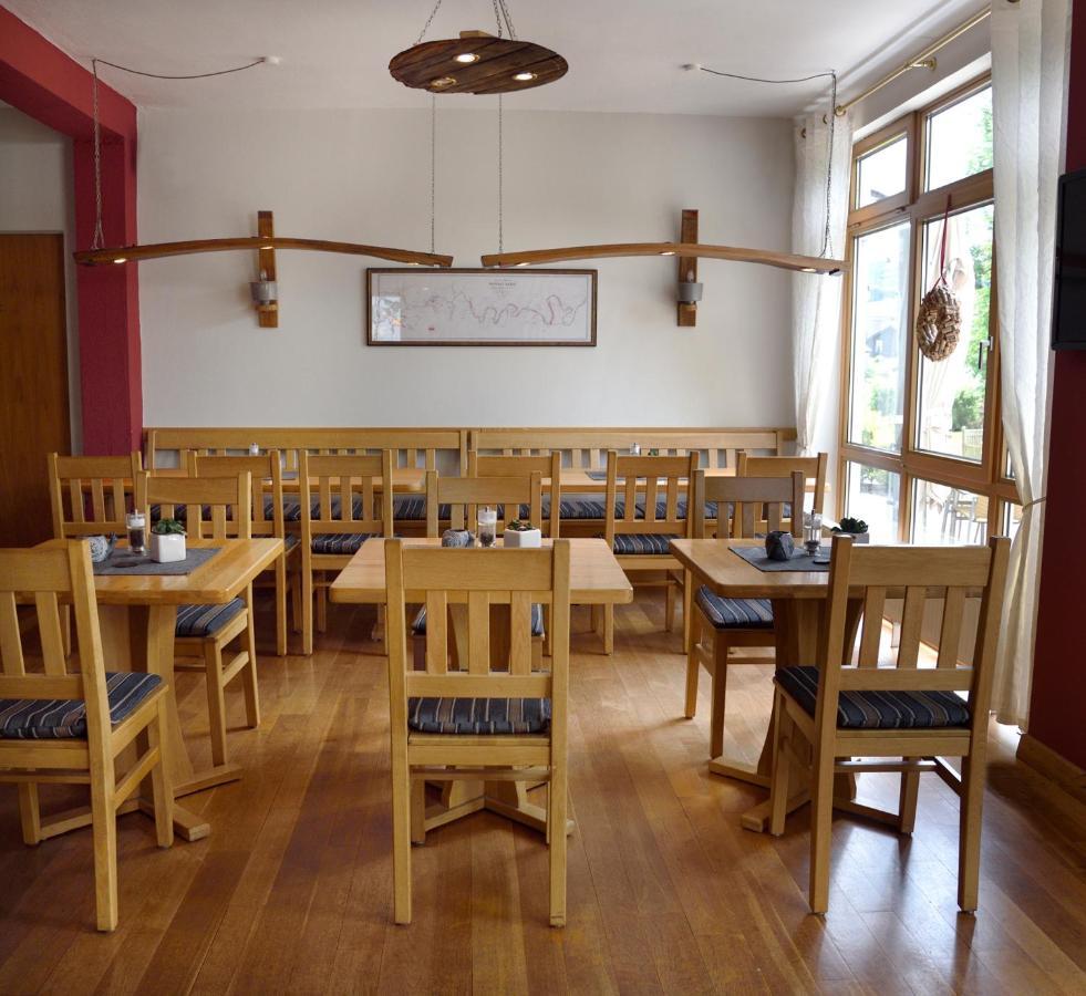 Hotel Weingut Weich Riol Exterior foto
